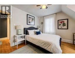 8 LOWREY Avenue S - 35