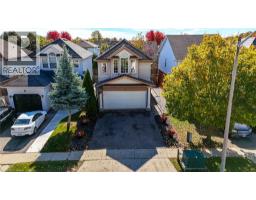 39 KARALEE Crescent - 2