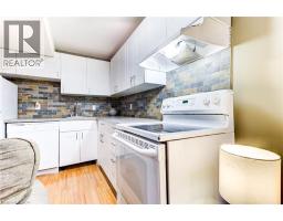 39 KARALEE Crescent - 34