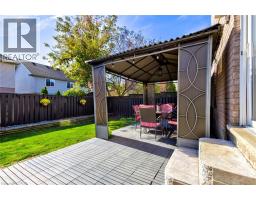 39 KARALEE Crescent - 40