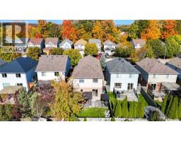 39 KARALEE Crescent - 43