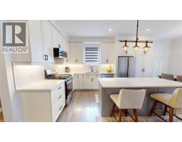 137 WOODBERRY Crescent - 3