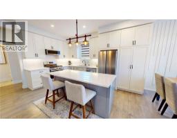 137 WOODBERRY Crescent - 4