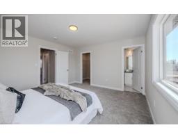 66 AYR MEADOWS Crescent - 19