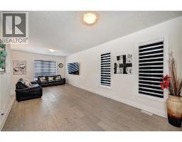 520 NATHALIE Crescent - 5