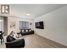 520 NATHALIE Crescent - 8