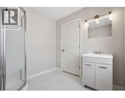 120 LINKS Crescent - 19