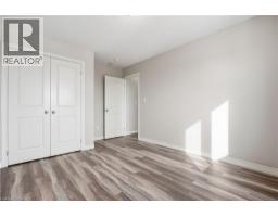 120 LINKS Crescent - 25