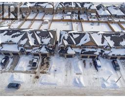 120 LINKS Crescent - 31