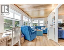 10 FOURTH Avenue - 9