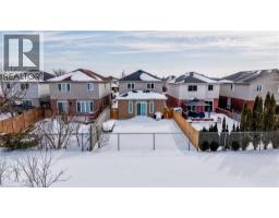 64 HIDDEN CREEK Drive - 27