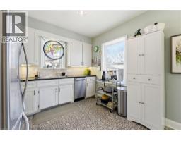 78 STIRLING Avenue S - 12