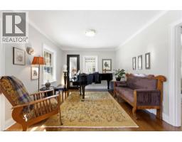 78 STIRLING Avenue S - 7