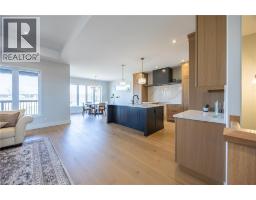 34 ANDREW Avenue - 12