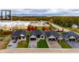 34 ANDREW Avenue - 32