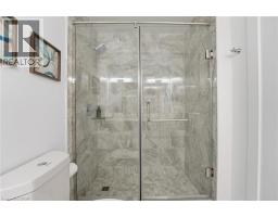 15 GLEBE Street UnitNo. 1410 - 12