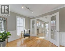 120 WAKE ROBIN Drive - 7