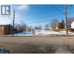 75 KING Street E - 12