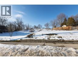 75 KING Street E - 13