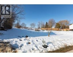 75 KING Street E - 14