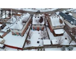 11 LEMONBALM Street - 30