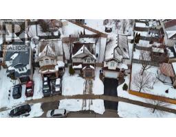 11 LEMONBALM Street - 33