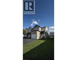 258 SOPHIA Crescent - 3