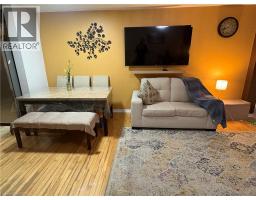 258 SOPHIA Crescent - 8