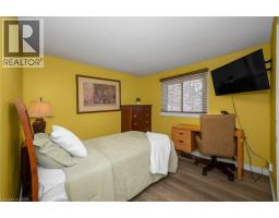 375 KINGSCOURT Drive UnitNo. 21 - 18