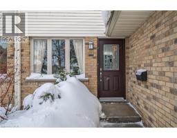 375 KINGSCOURT Drive UnitNo. 21 - 3