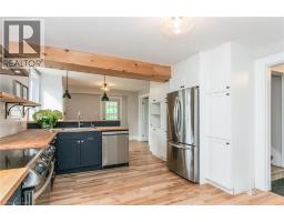 346 WELLINGTON Street - 11