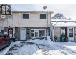 696 PARKVIEW Crescent - 1