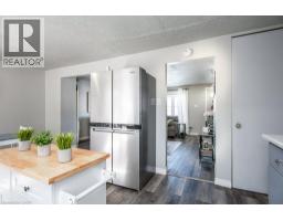 696 PARKVIEW Crescent - 17