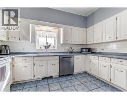 1724 NORFOLK COUNTY ROAD 21 - 8