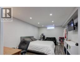 11 ROBIN Street S - 21