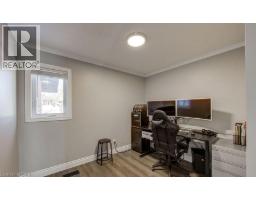 11 ROBIN Street S - 26