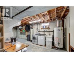 11 ROBIN Street S - 29