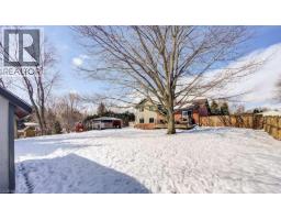 11 ROBIN Street S - 32