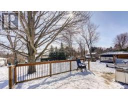 11 ROBIN Street S - 34