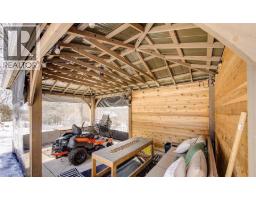 11 ROBIN Street S - 36