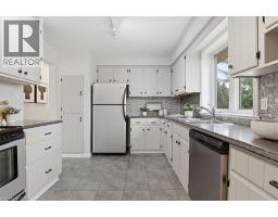 105 WHITE PINE Crescent - 11