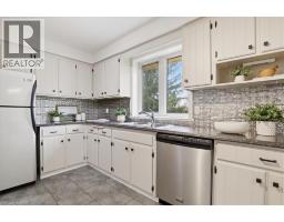 105 WHITE PINE Crescent - 12