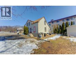 11 SIMCOE Street - 10