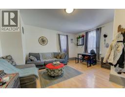 11 SIMCOE Street - 13