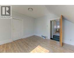 11 SIMCOE Street - 18