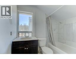 11 SIMCOE Street - 29