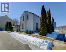 11 SIMCOE Street - 4