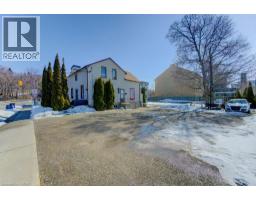 11 SIMCOE Street - 7