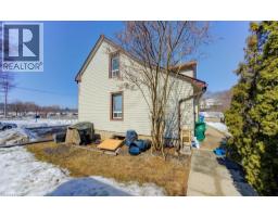 11 SIMCOE Street - 9