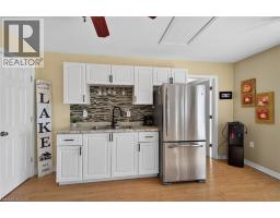 87 LAKESHORE Road - 8